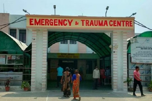 Gorakhpur News: ऑपरेशन के बाद नहीं मिला वेंटिलेटर, महिला की हुई मौत