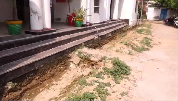 Agra News: सिंचाई विभाग के कार्यालय में फैली अव्यवस्थाओं पर जागे अधिकारी, दिखने लगा बदलाव