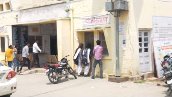 Noida News: दनकौर के PHC में प्रसव सेवा बहाल, स्थानीय लोगों ने जताई खुशी