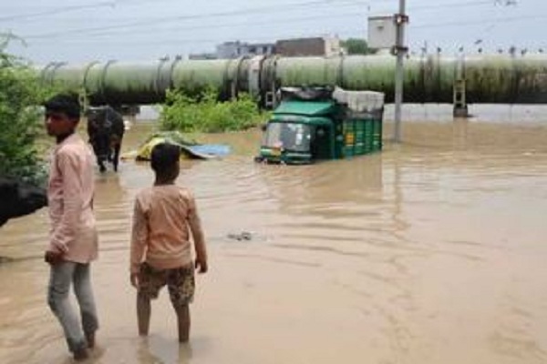 बाढ़ प्रभावित राज्यों के लिए केंद्र ने जारी किए 7532 करोड़ रुपए, यूपी को मिला 812 करोड़