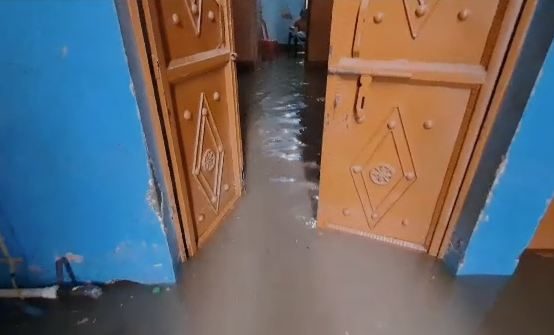 पहली बारिश में ही खुल गई कई जिलों के नगर निगम की पोल, आयुक्त के घर में घुसा पानी