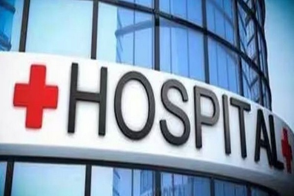 योगी सरकार का बड़ा ऐक्शन, नोएडा के 20 हॉस्पिटल्स को जारी हुआ कारण बताओ नोटिस