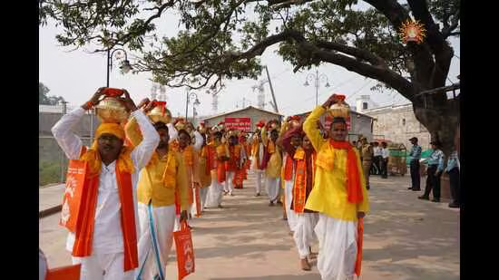 राम मंदिर ट्रस्ट: राम लला के अभिषेक समारोह के लिए पवित्र चावल(अक्षत) वितरण अभियान शुरू