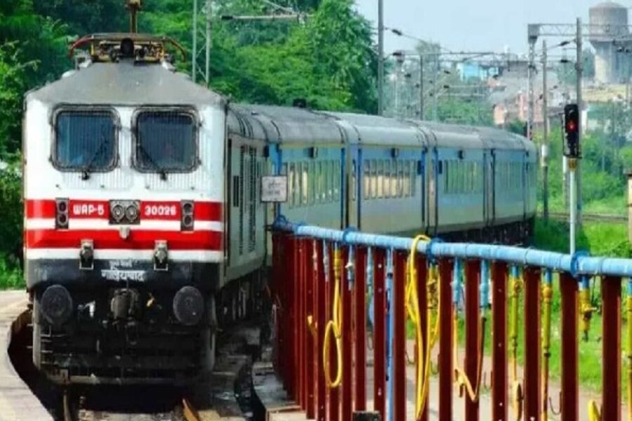 Indian Railway: Motihari Express will now run from Anand Vihar Terminal to Bapudham 3 days a week