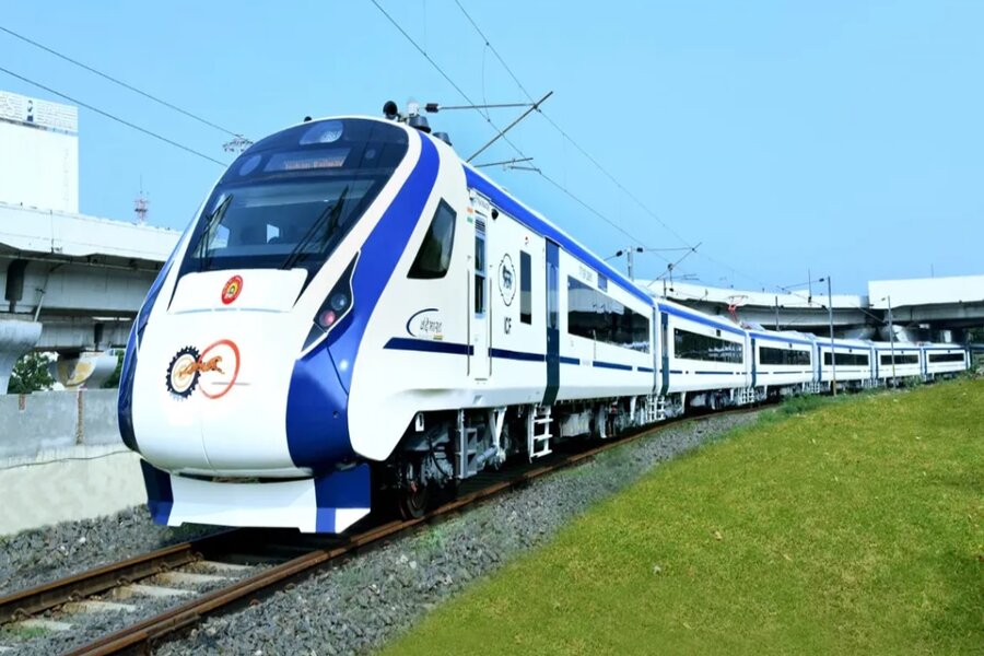 Varanasi Vande Bharat Train: तीसरे वंदेभारत ट्रेन के साथ जनऔषधि केंद्र का भी उद्घाटन