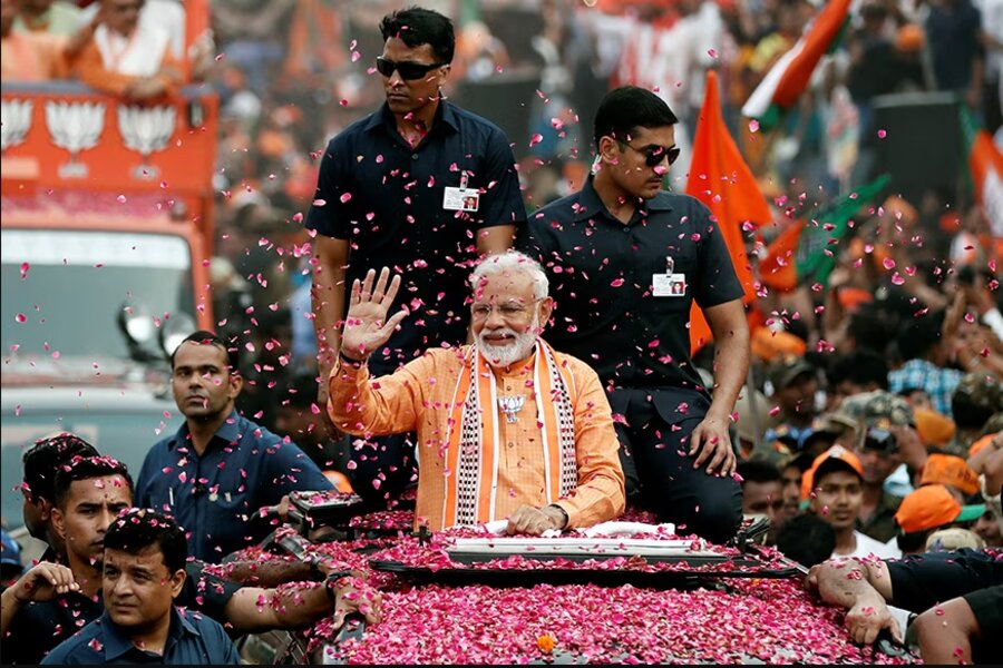 PM Modi Visit at Varanasi: PM Modi is going to do a road show in Kashi today, plans to shower flowers for 28 km