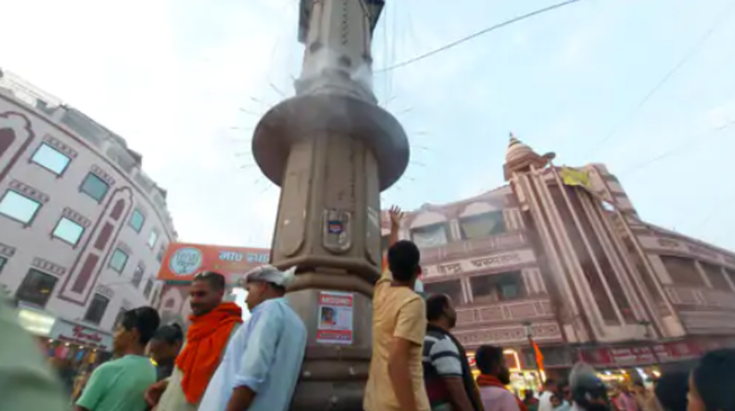 Sprinkler machines are being installed at 74 places in Varanasi for relief from heat