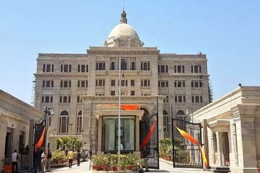 Lucknow News: योगी सरकार का बड़ा फैसला, यूपी में 11 आईपीएस अफसरों का तबादला