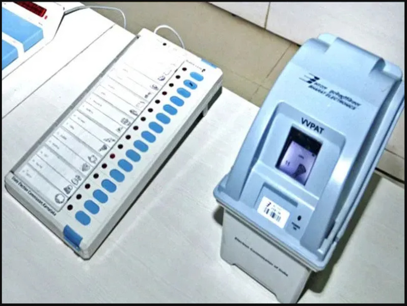 For successful counting of votes, mobile and electronic gazettes are banned in the counting halls of Bareilly and Amla