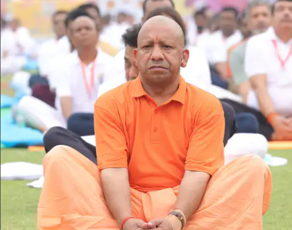 Yogi said on Yoga Day, Yoga is for everyone, there is no discrimination in it, did yoga in Lucknow