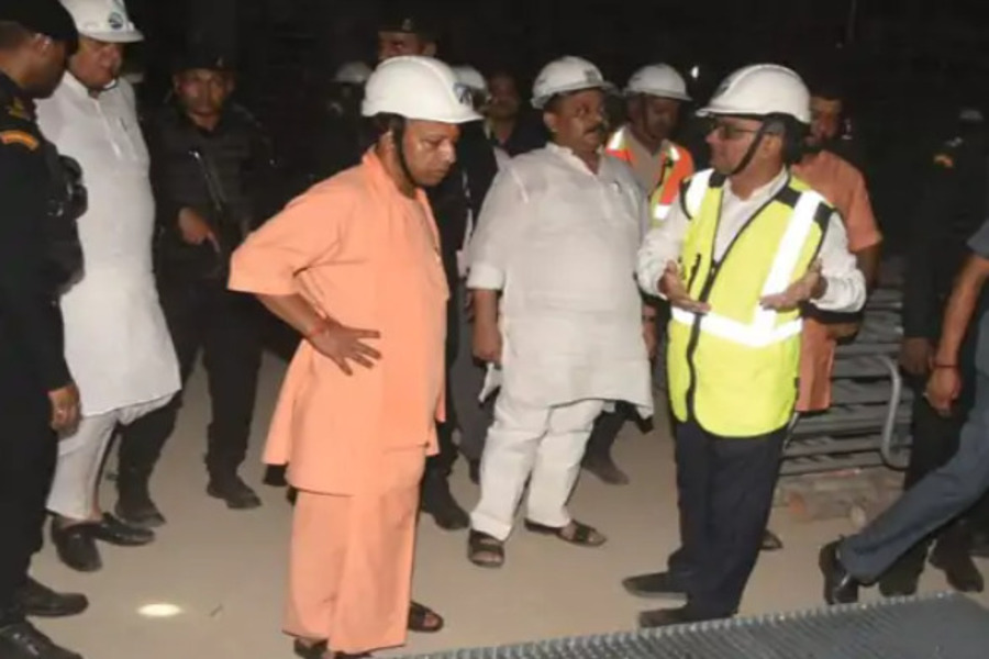 Yogi arrived at midnight to inspect the ropeway work, was angry with the slow work