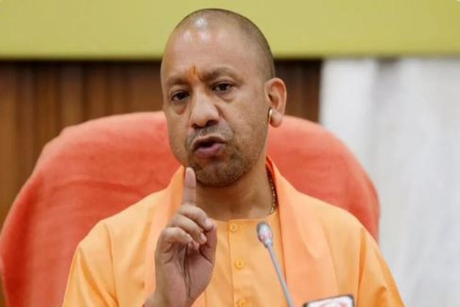 CM Yogi News: यूपी सीएम योगी आदित्यनाथ अफसरों के लापरवाही पर सख्त, रिपोर्ट पेश करने के दिए आदेश