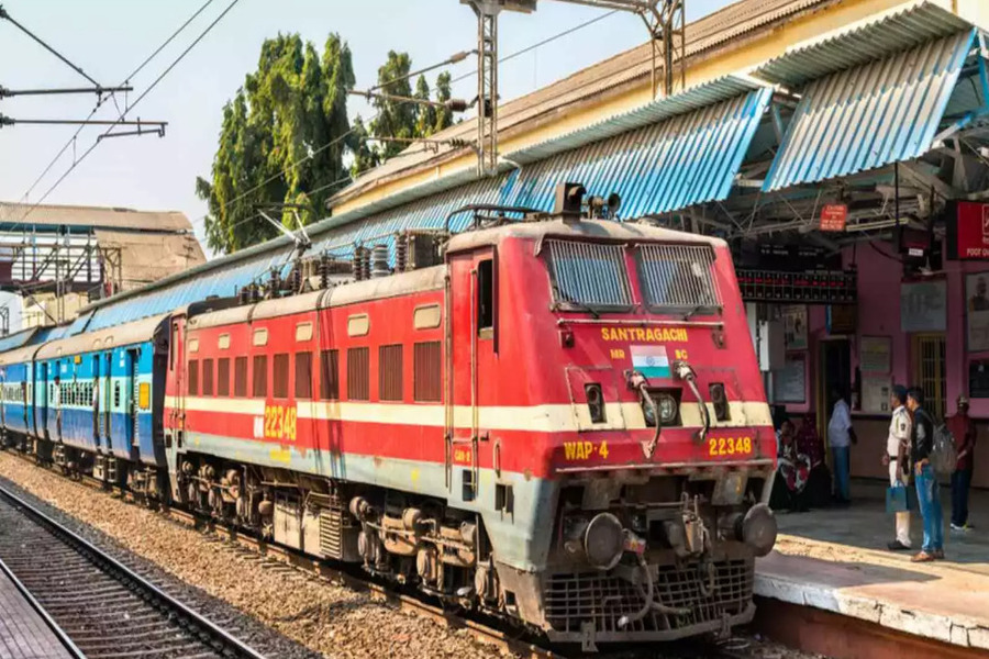 Gorakhpur Summer Special Train: यात्रियों की सुविधाओं के लिए, रेलवे वे गोरखपुर से उतारी 3 समर स्पेशल ट्रेनें, शेड्यूल जारी