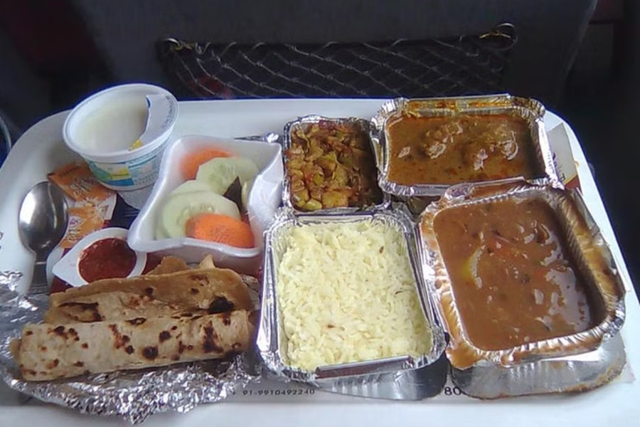 Food for premium trains like Vande Bharat will be made in Jhansi, Railways itself will review