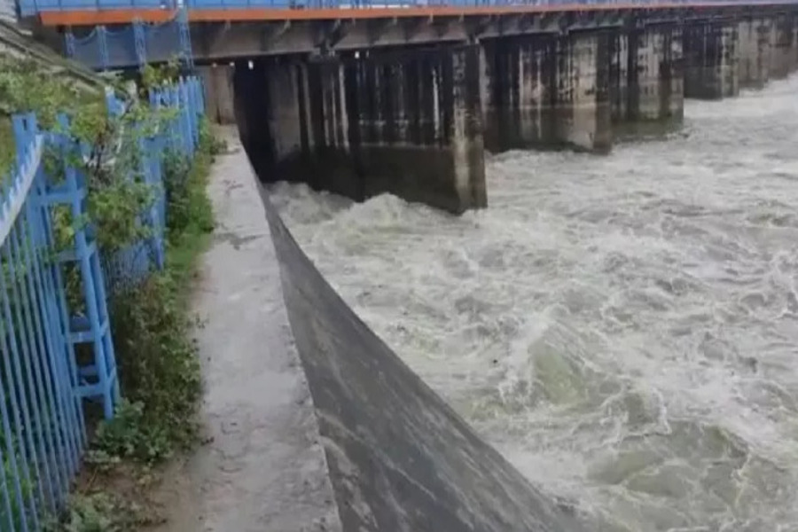 Kanpur Flood News: 24 घंटे में गंगा का जलस्तर 28 सेमी. बढ़ने से प्रशासन ने घाटों पर बढ़ाई सुरक्षा