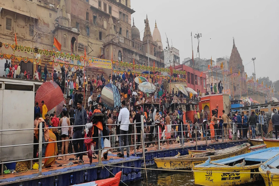 UP NEWS: बाबा विश्वनाथ में मंदिर में शुद्धता से बनाया जा रहा है प्रसाद, नई लिस्ट की गई जारी