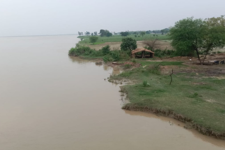 Barabanki Flood News: बाराबंकी में बाढ़ से हाहाकार, सरयू में जलमग्न हो गए 55 घर…