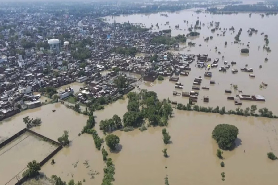 Up Monsoon News: यूपी के 10 जिलों में भारी बारिश का अलर्ट, गंगा उफान पर, CM YOGI ने किया हवाई सर्वे