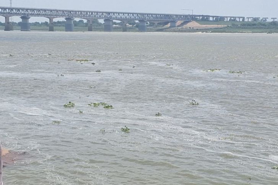 Gazipur News: चेतावनी से ऊपर बह रहा गंगा का पानी: गंगा 1 सेंटीमीटर प्रति घण्टे की रफ्तार से बढ़ रही