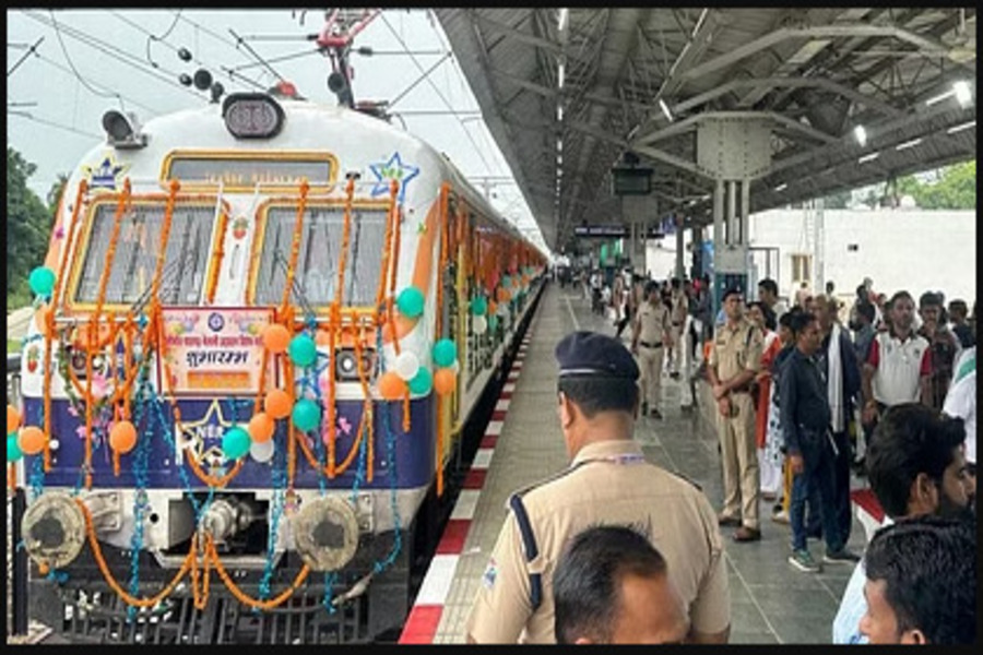 Railway Updates: पीलीभीत-मैलानी रेल खंड पर करीब 6 साल बाद दौड़ेगी ट्रेन, देखें समय सारणी