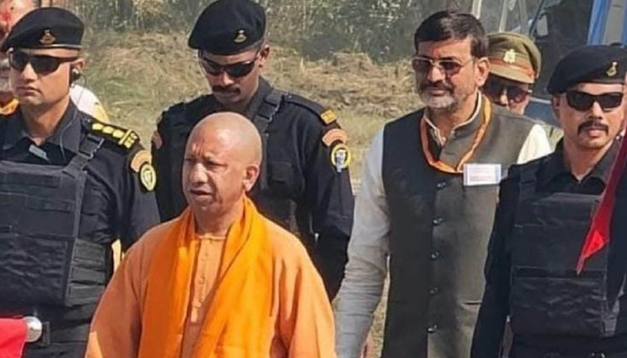 CM Yogi : सीएम योगी ने चित्रकूट में विकास परियोजनाओं की समीक्षा की,  देरी पर व्यक्त की चिंता