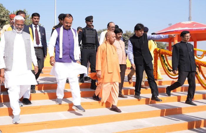 Prayagraj News: सप्ताह के भीतर दूसरी बार CM योगी का प्रयागराज दौरा, PM के कार्यक्रम स्थल का लिया जायजा