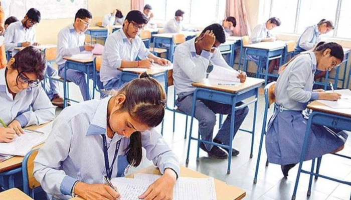 UP Board Exam 2025: बोर्ड परीक्षा में कॉपियों की सुरक्षा के लिए नई व्यवस्था लागू