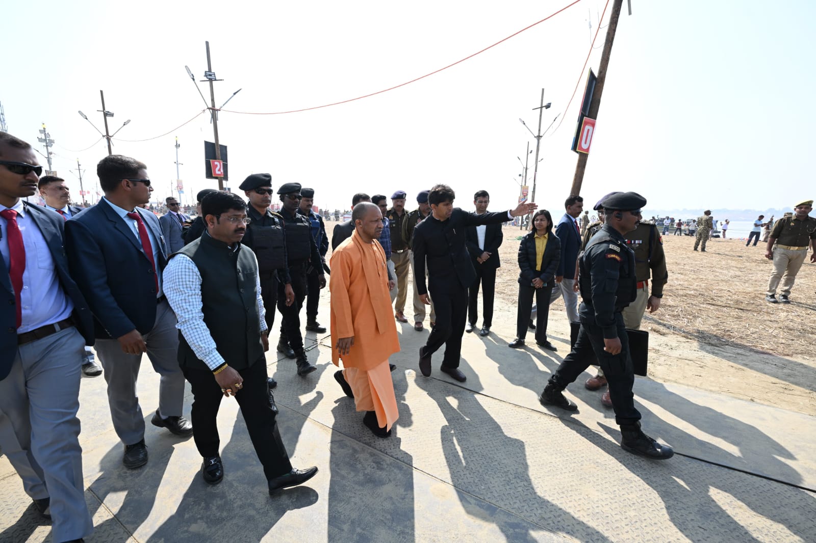 Prayagraj Mahakumbh :महाकुंभ हादसे के तीसरे दिन प्रयागराज पहुंचे सीएम योगी, लिया जायजा