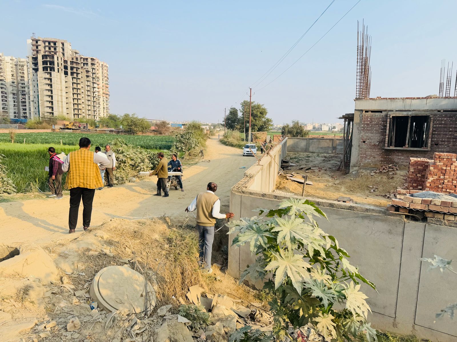Gaziabad: GDA ने मोदीनगर में 50 बीघा पर विकसित अवैध कॉलोनियों पर की ध्वस्तीकरण की कार्रवाई