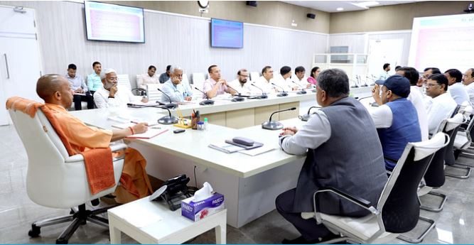 UP News : नदियों के पुनर्जीवन को जनांदोलन बनाना होगा: सीएम योगी