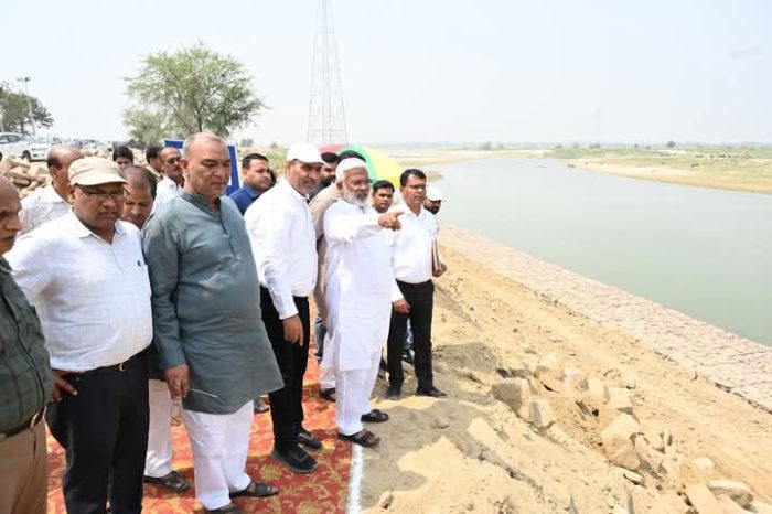 UP News : जल शक्ति मंत्री ने बाढ़ सुरक्षा कार्यों का लिया जायजा ,अधिकारियों को दिए सख्त निर्देश