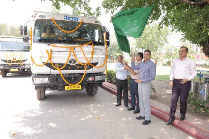 Noida News : नोएडा में कूड़े के निस्तारण के लिए प्राधिकरण के सीईओ ने HYVA वाहनों को दिखाई हरी झंडी