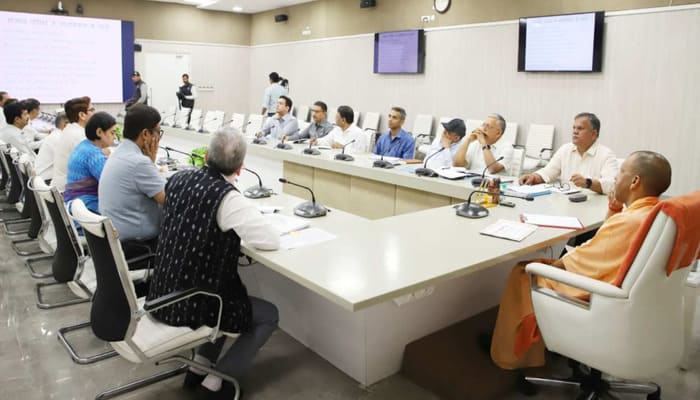 Cm Yogi News: राजस्व वादों का जल्द निस्तारण और लैंड रिकॉर्ड्स डिजिटलीकरण प्राथमिकता