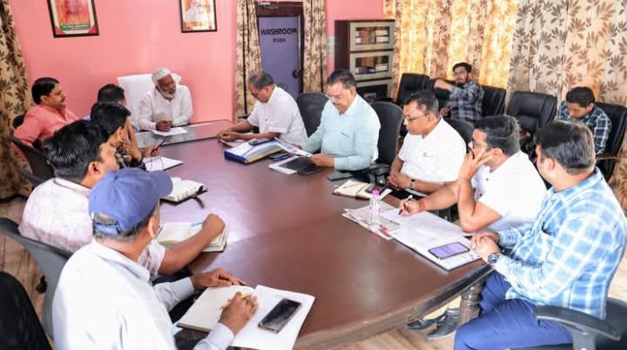 Flood Prevention Work : जल शक्ति मंत्री ने विभागीय अधिकारियों के साथ की समीक्षा बैठक