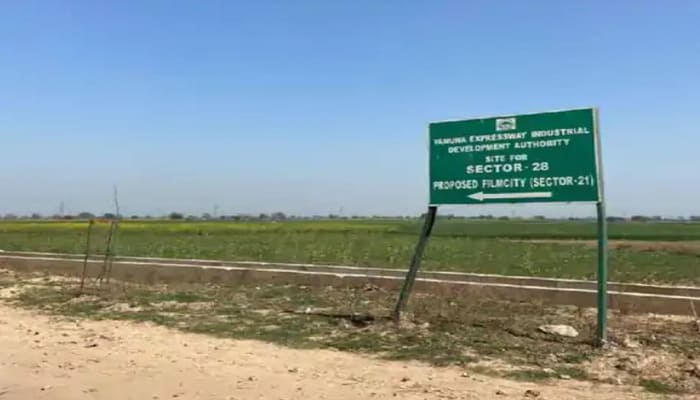 Noida Film City: लेआउट मंजूरी के बिना नहीं होगा शिलान्यास, देरी पर लगेगा रोजाना 1.5 लाख का जुर्माना