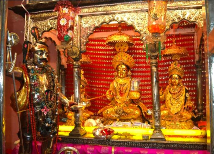 VARANASI NEWS- काशी के अन्नपूर्णा मंदिर में मुख्यमंत्री योगी आदित्यनाथ का जन्मदिन भक्तिभाव से मनाया गया