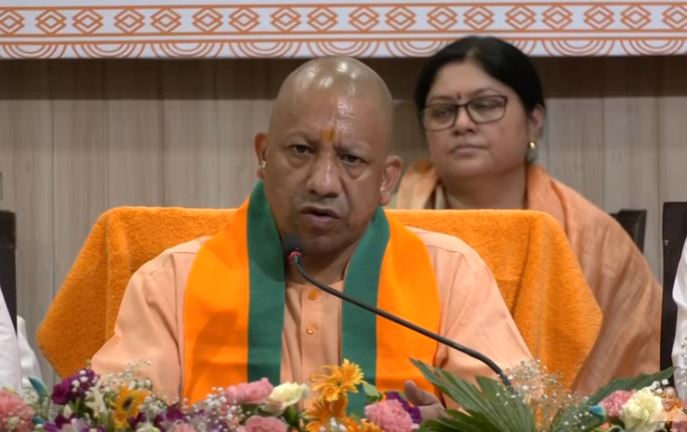 पीएम मोदी ने 11 वर्षों में स्वयं को तपाकर140 करोड़ भारतीयों को बनाया विश्वास का प्रतीकः सीएम योगी