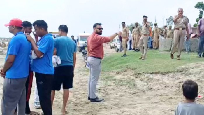 Barabanki: डीएम के निर्देश पर बाढ़ से निपटने को लेकर मॉक ड्रिल का आयोजन