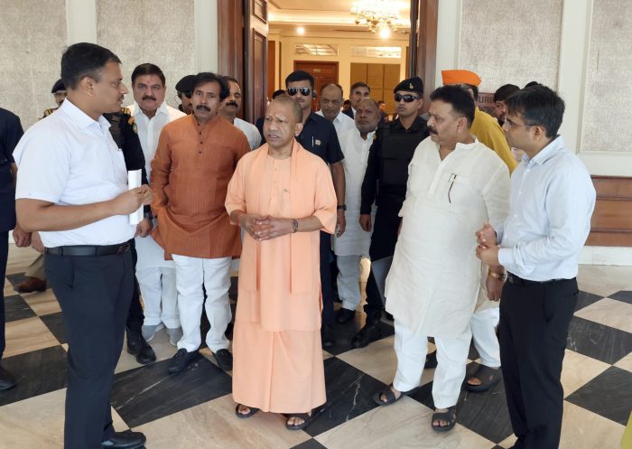 मुख्यमंत्री योगी आदित्यनाथ ने वाराणसी में मध्य क्षेत्रीय परिषद की बैठक की तैयारियों का लिया जायजा