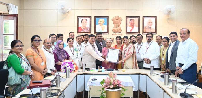 Lucknow : राज्यपाल आनंदीबेन पटेल की प्रेरणा से ख्वाजा मोइनुद्दीन चिश्ती भाषा विश्वविद्यालय को NAAC B++ ग्रेड