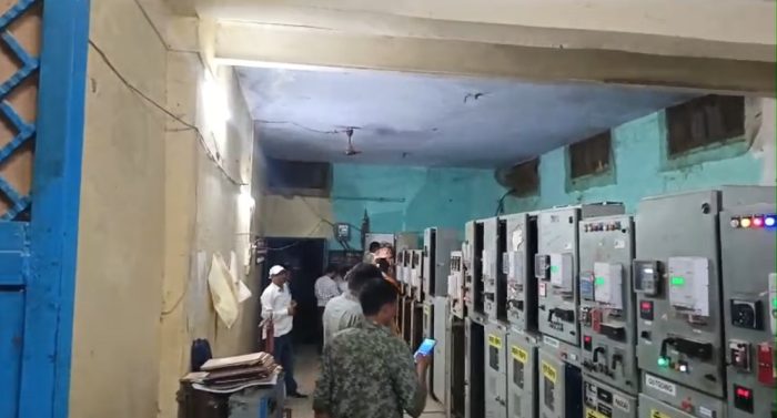 Bahraich: बिजली संकट से नाराज BJP विधायक पहुंचे पावर हाउस, अफसरों को लगाई फटकार