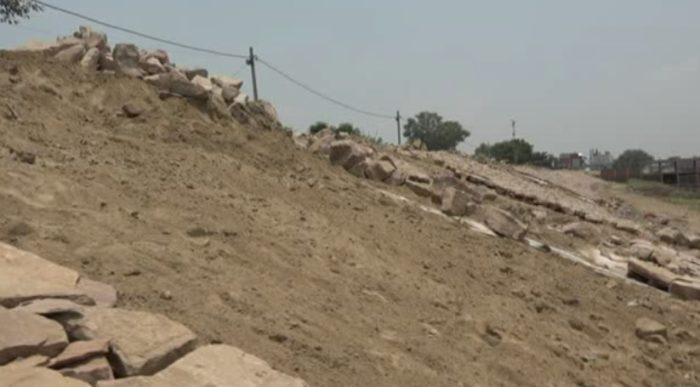 Gorakhpur: बाढ़ से पहले ही उजागर हुई सिंचाई विभाग की लापरवाही, सिक्टोर बंधे का निर्माण अधूरा