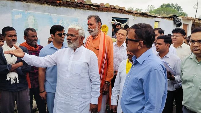 Lalitpur News : बुंदेलखंड में 90% ग्रामीण घरों तक पहुंचा नल से जल, जलशक्ति मंत्री ने किया गांवों का निरीक्षण
