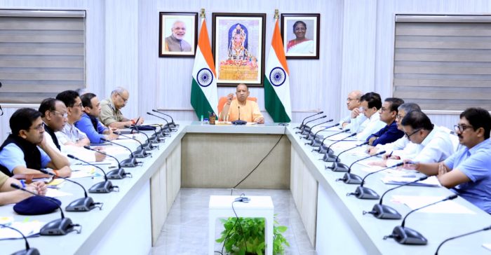 UP News: सीएम योगी आदित्यनाथ ने आगामी पर्व-त्योहारों को लेकर सख्त सुरक्षा और समन्वय के निर्देश दिए