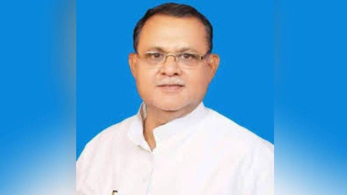 Ballia : सपा सांसद सनातन पांडेय ने प्रदेश में बंद हो रहे प्राथमिक विद्यालयों को लेकर कसा तंज, बीजेपी सरकार पर किया हमला