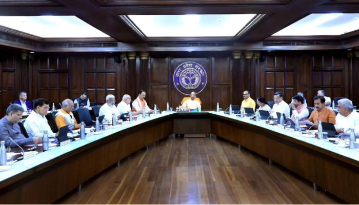 Yogi Cabinet Meeting : योगी कैबिनेट में 37 प्रस्तावों को मिली मंजूरी, छात्रों को मिलेगा टैबलेट