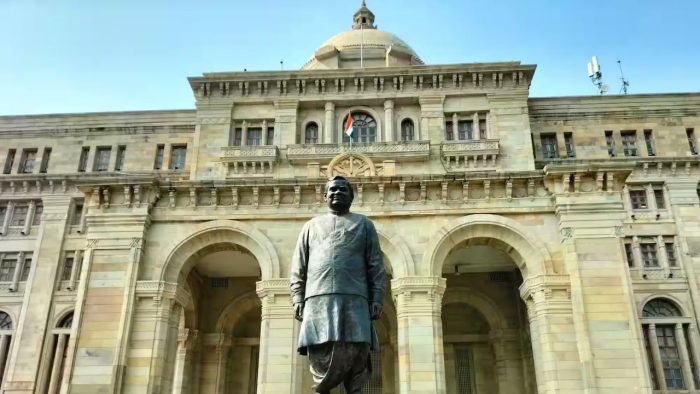 UP : उत्तर प्रदेश में 12 पीसीएस अफसरों के तबादले