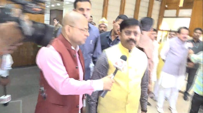 Lucknow : पदस्थापना और भ्रष्टाचार पर नंदी से पूछा सवाल, एडिटर इन चीफ के सवालो से असहज हुए औद्योगिक विकास मंत्री