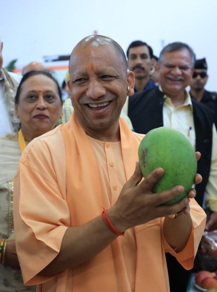 Lucknow : उत्तर प्रदेश आम महोत्सव 2025 का मुख्यमंत्री योगी आदित्यनाथ ने किया शुभारंभ