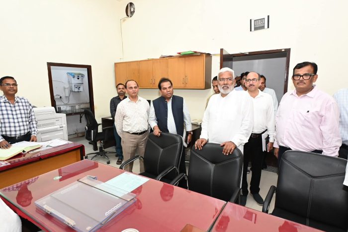 Lucknow : जलशक्ति मंत्री का औचक निरीक्षण, अधिकारियों को चेतावनी और निर्देश